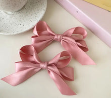 Cargar imagen en el visor de la galería, Moño Clip Satin
