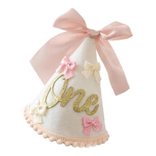 Cargar imagen en el visor de la galería, Gorro One Moñitos