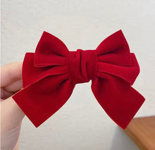 Cargar imagen en el visor de la galería, Moño Terciopelo Rojo