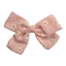 Cargar imagen en el visor de la galería, Infinity Bow Taylor Celeste