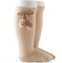 Cargar imagen en el visor de la galería, Calcetas Pompón