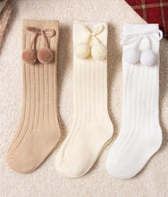 Cargar imagen en el visor de la galería, Calcetas Pompón