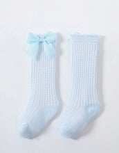 Cargar imagen en el visor de la galería, Calcetas caladas moño M