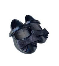 Cargar imagen en el visor de la galería, Zapato Negro con Moño de Glitter