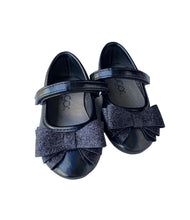 Cargar imagen en el visor de la galería, Zapato Negro con Moño de Glitter