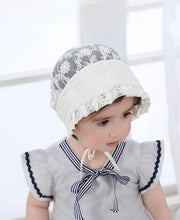 Cargar imagen en el visor de la galería, Gorro Bautizo Luciana
