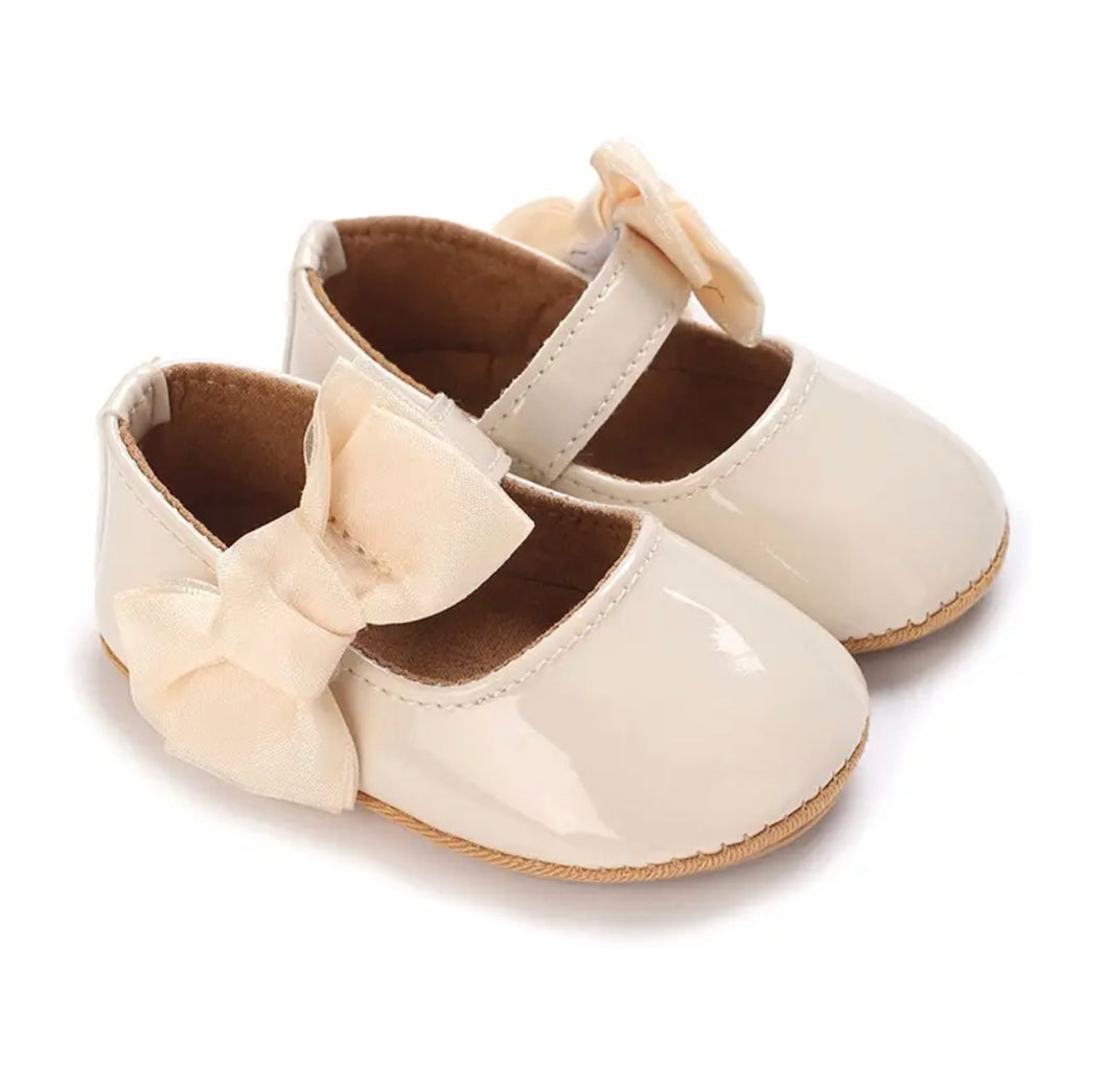 Zapatilla Beige de Moño Satin